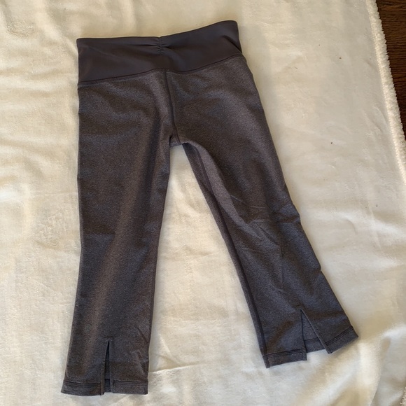 Lululemon crop leggings - Picture 2 of 3